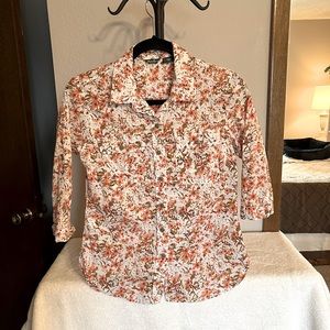 Pretty Orange/ Peach Designs on 3/4 Sleeved Eddie Bauer Button-Down Blouse - XS